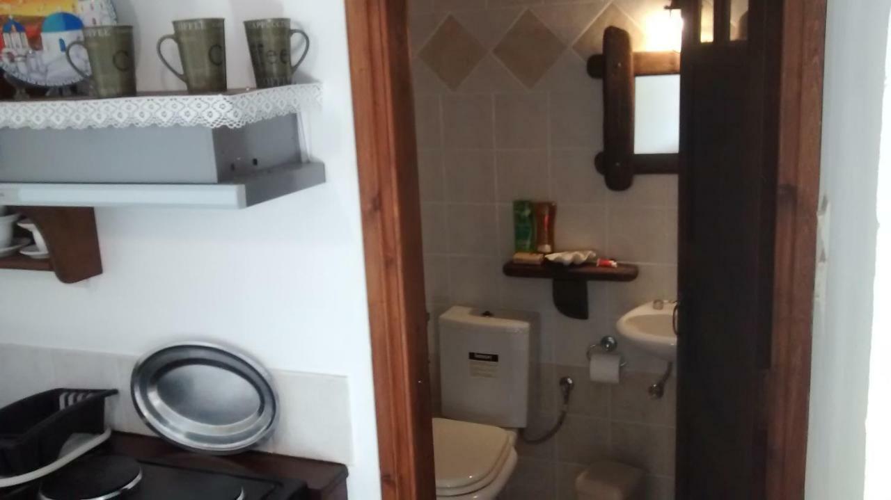Anemos And Almyra Lägenhet Kini Exteriör bild